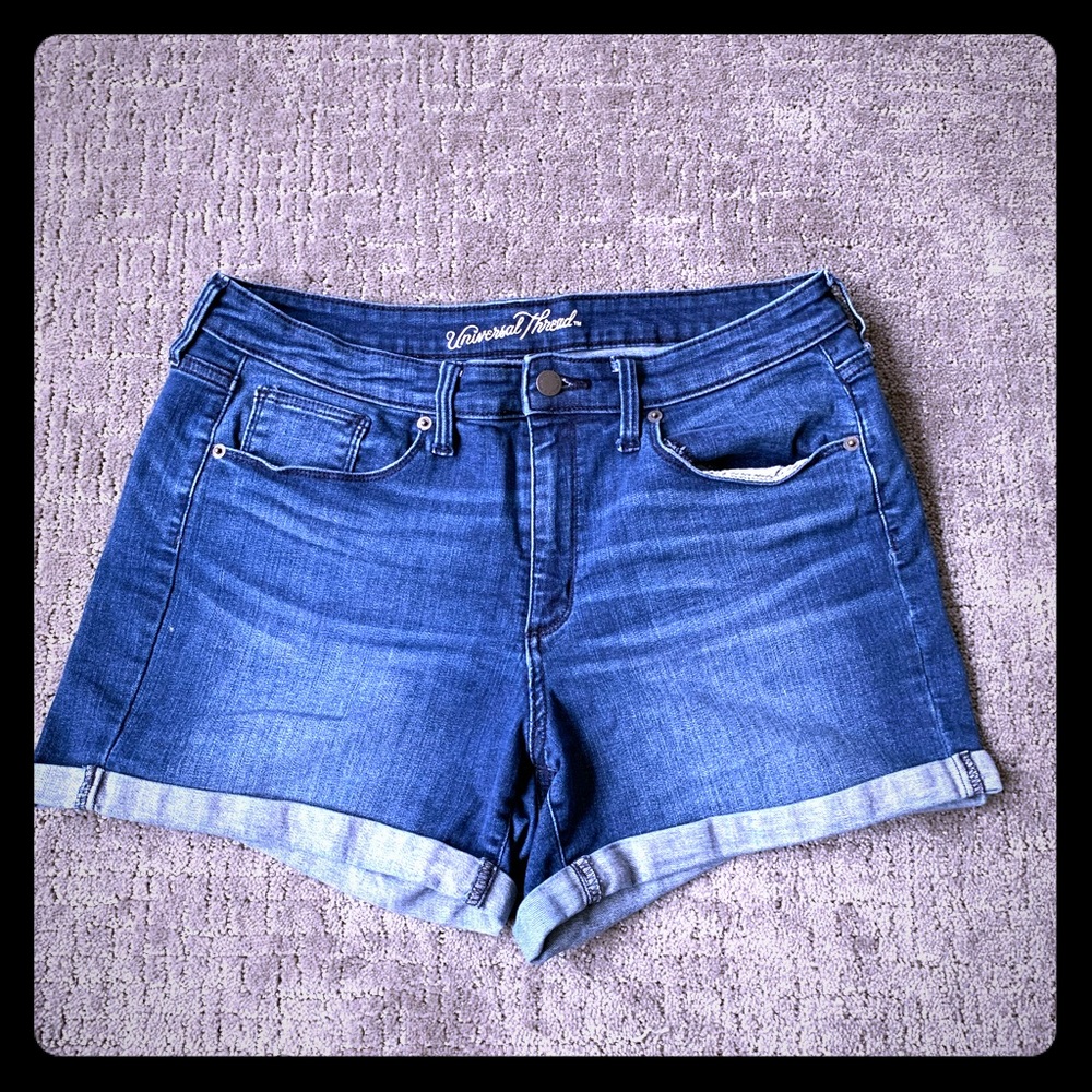 🧿 Universal Threads Distressed Shorts 🧿